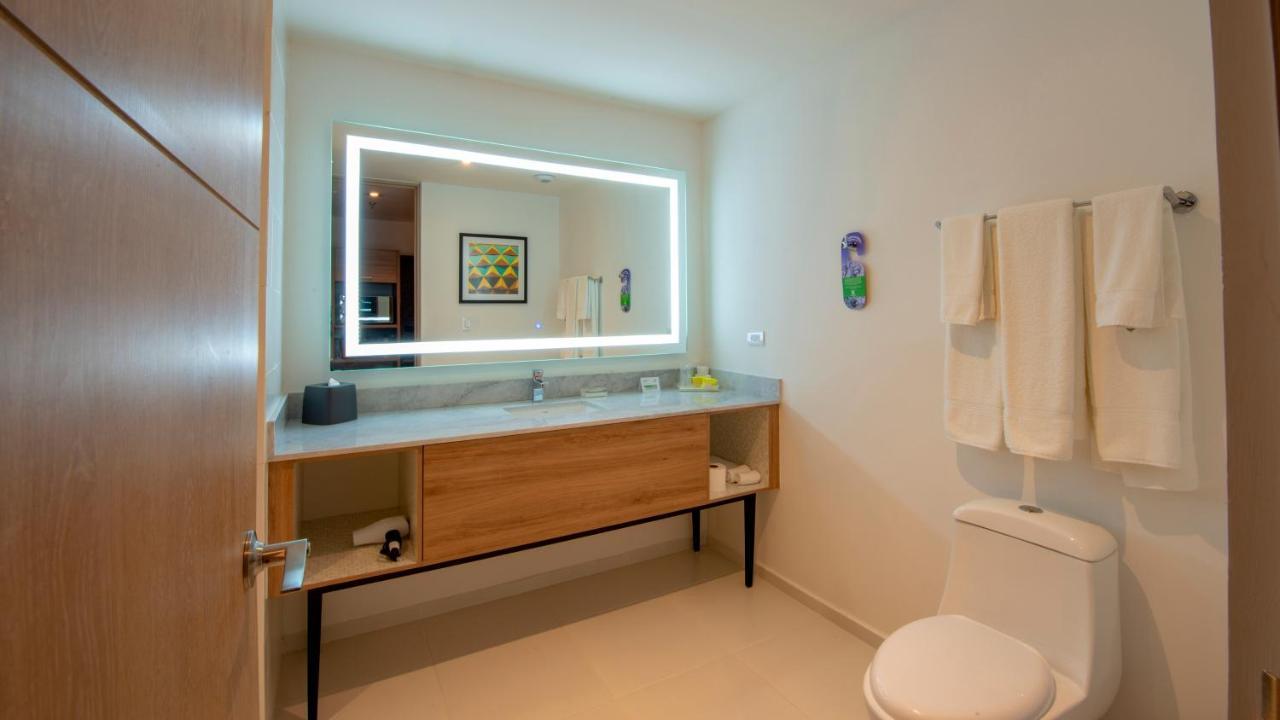 Holiday Inn & Suites - Merida La Isla By Ihg Exterior foto